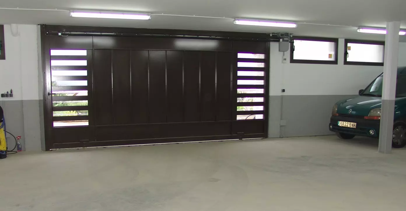 Puertas correderas garaje Huelva